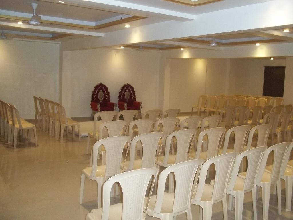 Hotel Sapphire Junagadh Exterior foto